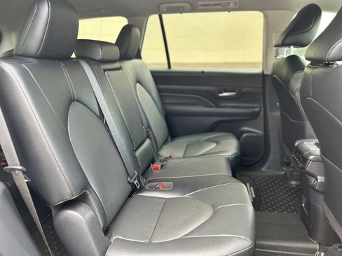 Used 2025 Toyota Grand Highlander AWD Hybrid image 14