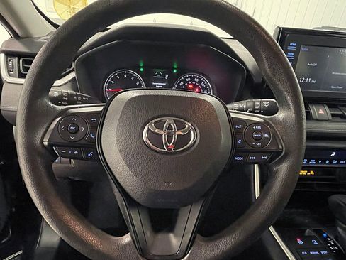 Used 2019 Toyota RAV4 XLE image 28