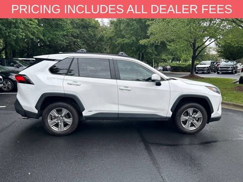 Used 2022 Toyota RAV4 XLE w/ Convenience Package AWD/4WD image 13