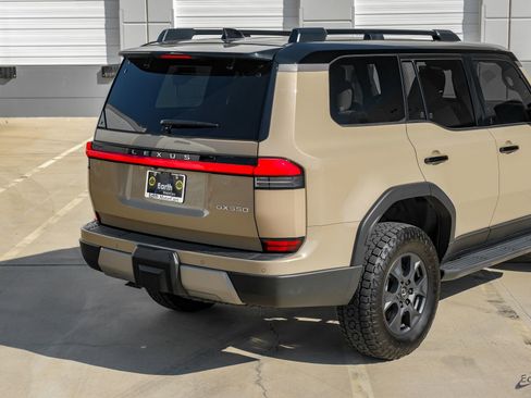 Used 2025 Lexus GX 550 550 Overtrail+ Mark Levinson A w/ Accessory Package (CT) image 17