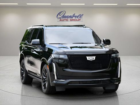 Certified 2024 Cadillac Escalade Sport w/ LPO, ONYX Package AWD/4WD image 2