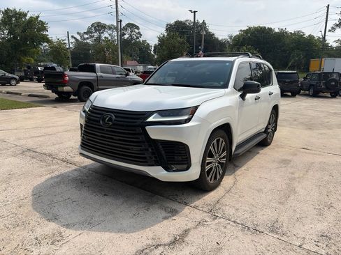 Used 2024 Lexus LX 600 4WD w/ Appearance Package image 2