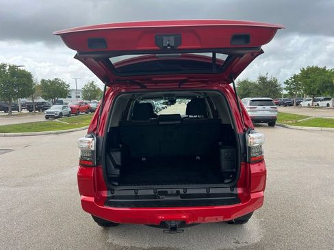 Used 2022 Toyota 4Runner SR5 RWD image 10