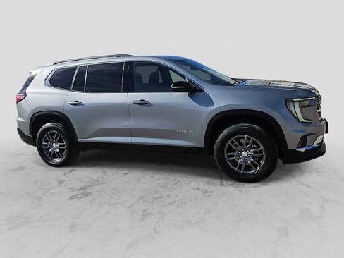Used 2025 GMC Acadia Elevation image 9