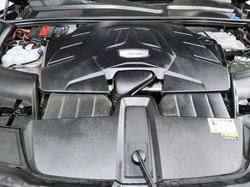 Certified 2023 Porsche Cayenne Coupe AWD/4WD image 36