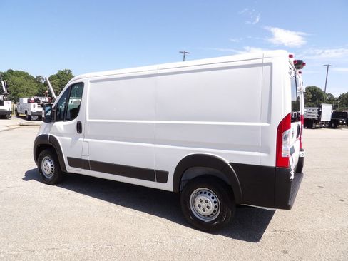 Used 2025 RAM ProMaster 2500 w/ U-Haul Equipment Group FWD image 4