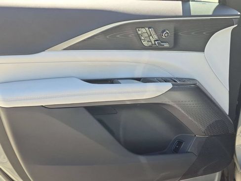 New 2026 Cadillac Lyriq Luxury AWD/4WD image 21