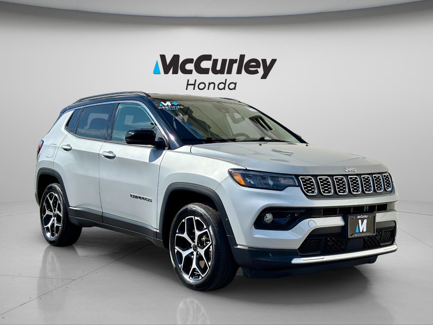Used 2025 Jeep Compass Limited AWD/4WD image 1