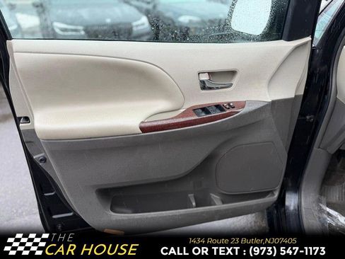 Used 2013 Toyota Sienna XLE image 14