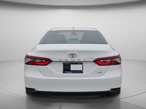 Used 2022 Toyota Camry LE FWD image 5