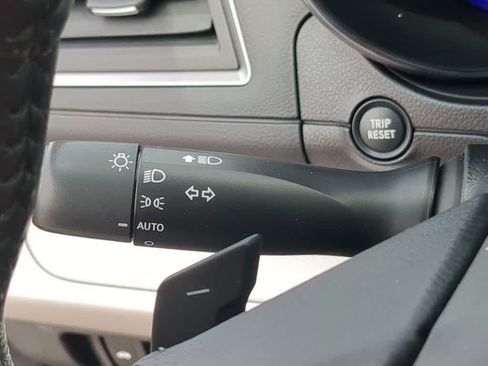 Used 2017 Subaru Legacy 2.5i Premium AWD/4WD image 24