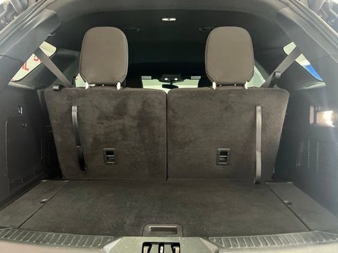 Used 2020 Ford Explorer XLT w/ Comfort Package AWD/4WD image 8