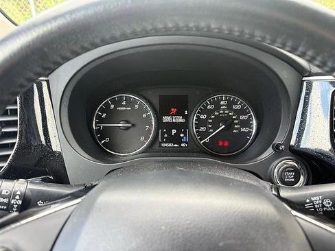 Used 2017 Mitsubishi Outlander SE image 22