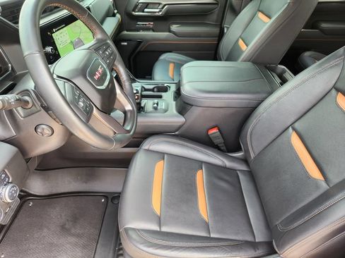 Used 2025 GMC Sierra 1500 AT4 w/ AT4 Premium Package AWD/4WD image 19