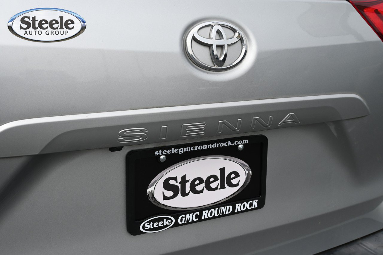 Used 2019 Toyota Sienna XLE FWD image 20