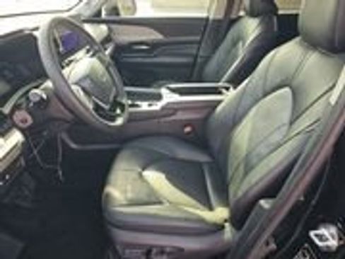 Used 2024 Toyota Grand Highlander FWD image 11