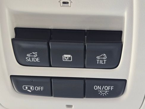 Used 2024 Buick Envision Sport Touring image 18