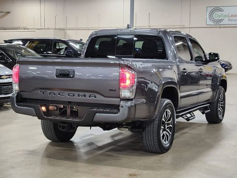 Used 2021 Toyota Tacoma TRD Sport w/ Technology Package image 8