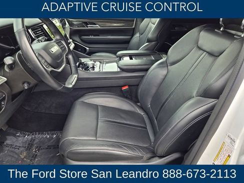 Used 2022 Jeep Wagoneer Series III w/ Premium Group I AWD/4WD image 12