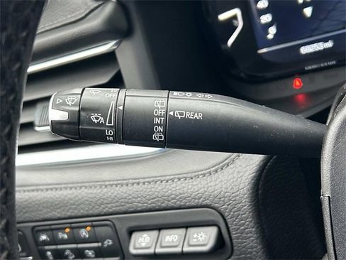 Used 2022 GMC Yukon XL Denali w/ Advanced Technology Package image 34