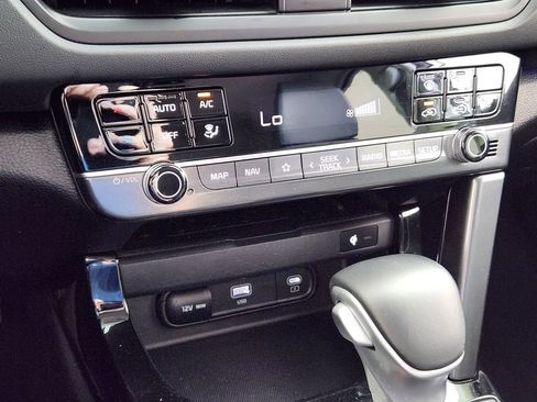Used 2024 Kia Seltos EX AWD/4WD image 24