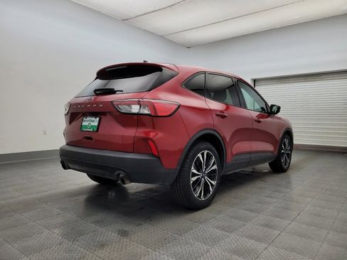 Used 2022 Ford Escape SE w/ SE Sport Appearance Package image 9