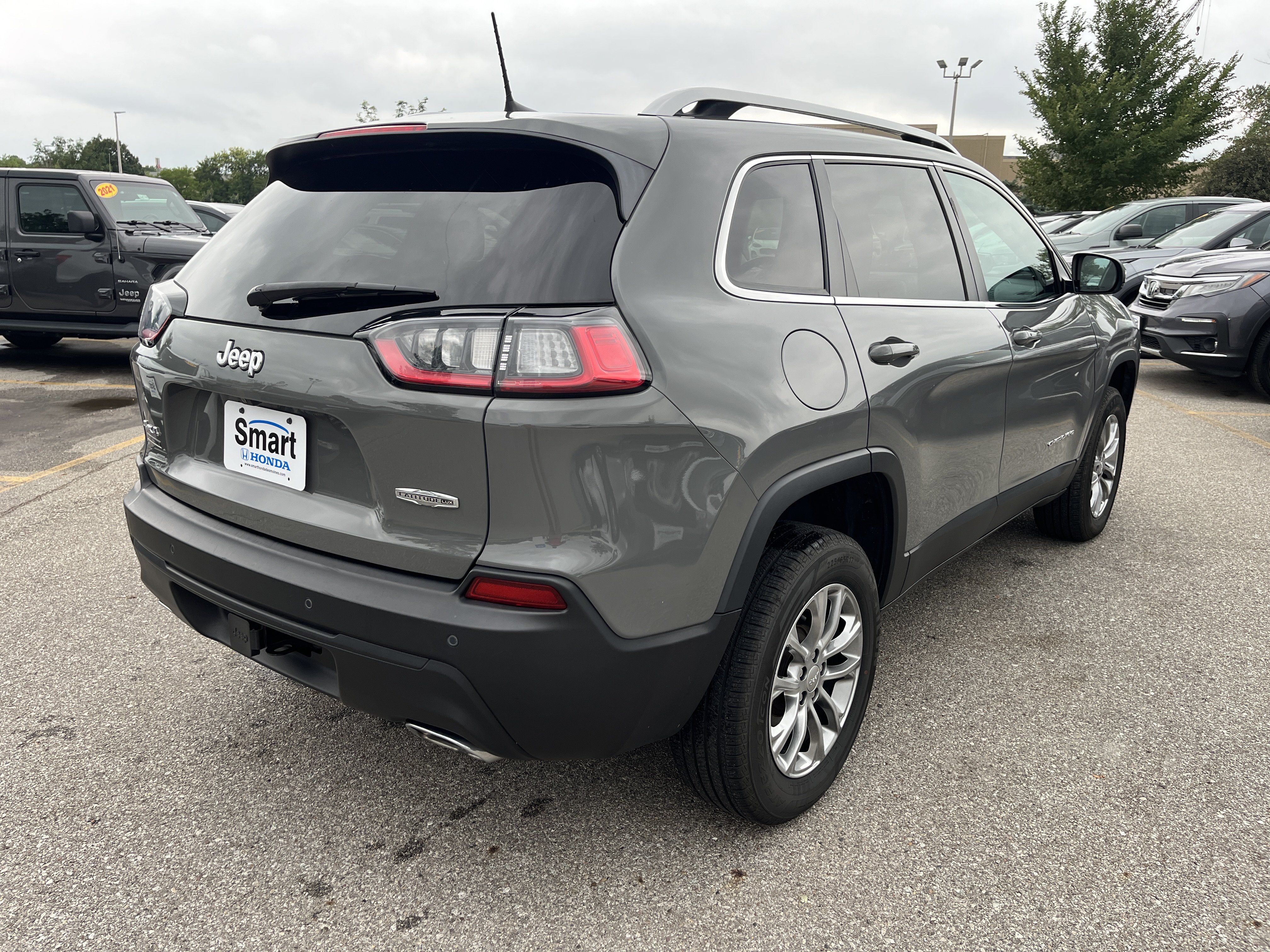 Used 2021 Jeep Cherokee Latitude Lux w/ Trailer Tow Group AWD/4WD image 5