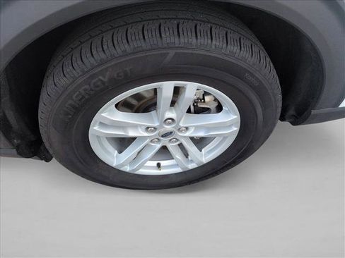 Used 2024 Ford Explorer XLT w/ Equipment Group 202A image 25