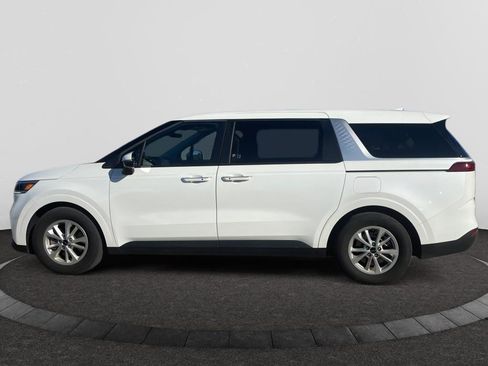 Used 2024 Kia Carnival LX image 6