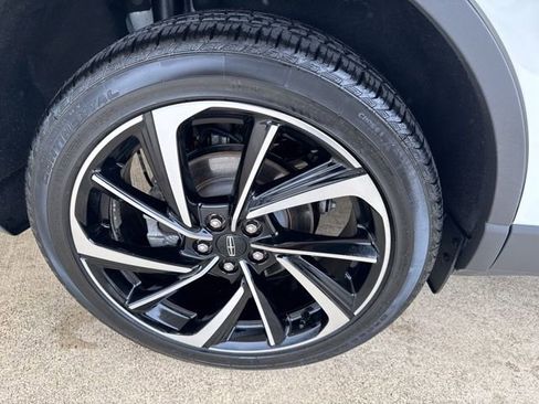 Used 2025 Lincoln Corsair Reserve w/ Equipment Group 202A image 40