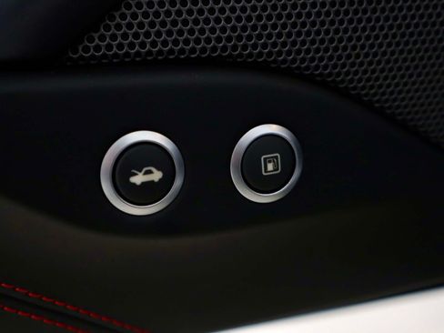 Used 2019 Ferrari 488 Spider RWD image 20