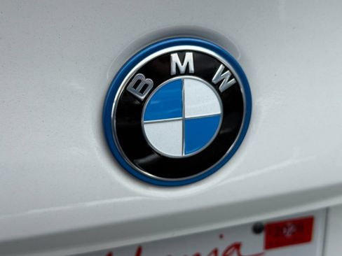 Used 2024 BMW i5 eDrive40i w/ Premium Package RWD image 14