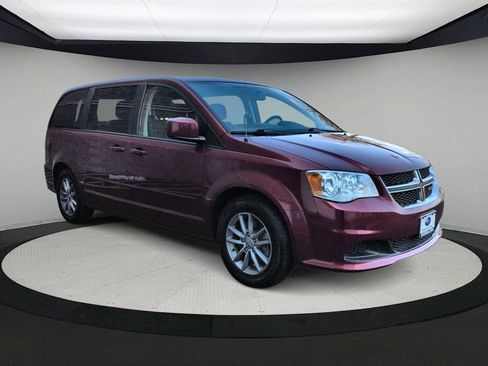 Used 2015 Dodge Grand Caravan SE image 2