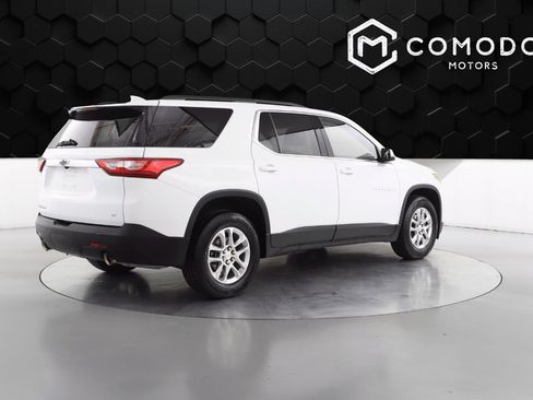 Used 2021 Chevrolet Traverse LT image 3