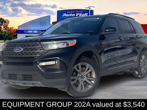 Used 2022 Ford Explorer XLT w/ Equipment Group 202A image 2