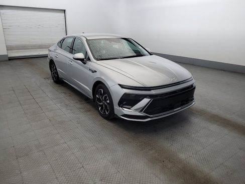 Used 2025 Hyundai Sonata SEL FWD image 13
