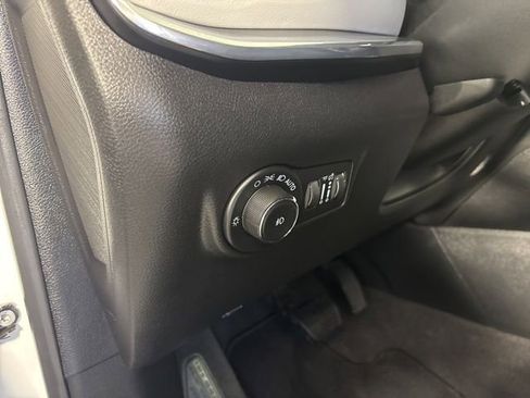 Used 2022 Jeep Compass Limited AWD/4WD image 16