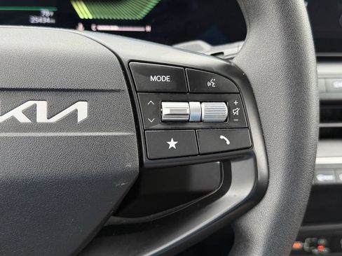 Used 2025 Kia K4 FWD image 21