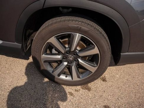 Used 2023 Honda Pilot Touring image 11