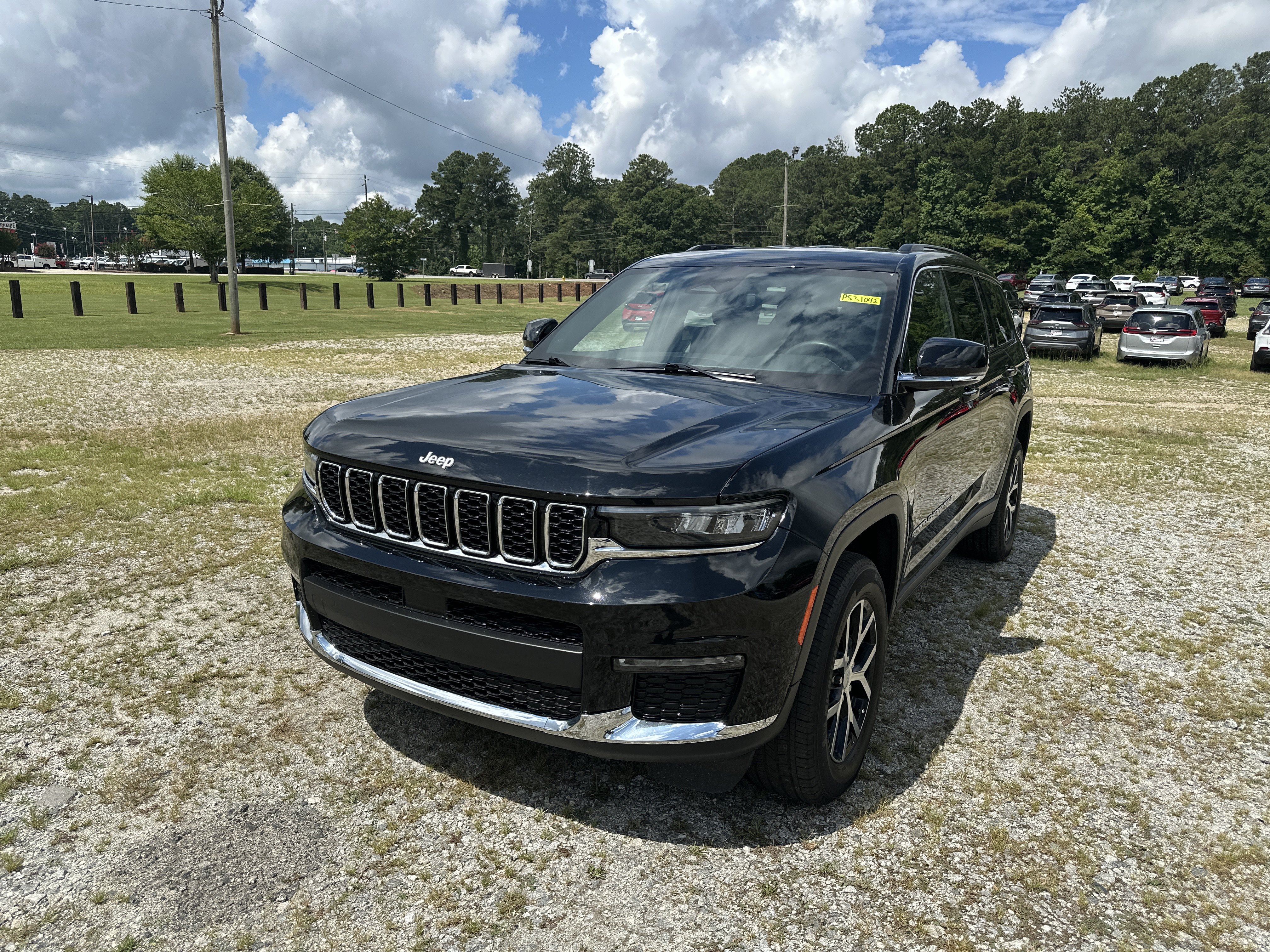 Used 2024 Jeep Grand Cherokee L Limited AWD/4WD image 1
