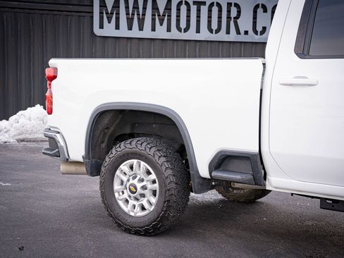 Used 2024 Chevrolet Silverado 2500 LT w/ Convenience Package image 5