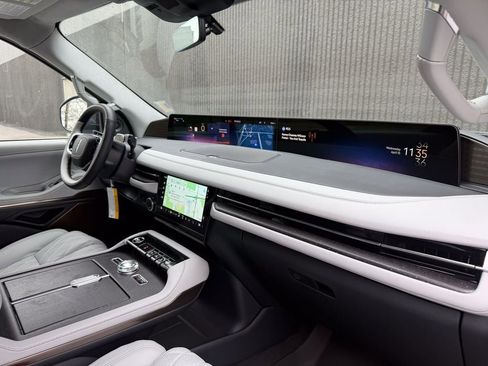 New 2026 Lincoln Navigator Black Label AWD/4WD image 32
