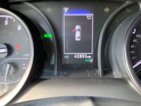 Used 2022 Toyota Camry SE w/ Cold Weather Package FWD image 17