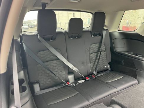 Used 2025 Nissan Pathfinder SV FWD image 31