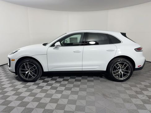 Certified 2026 Porsche Macan AWD/4WD image 2