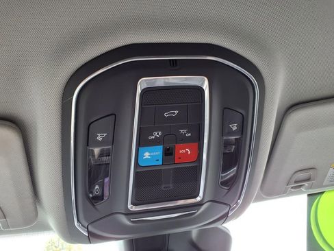 Certified 2022 Jeep Grand Cherokee L Limited AWD/4WD image 29