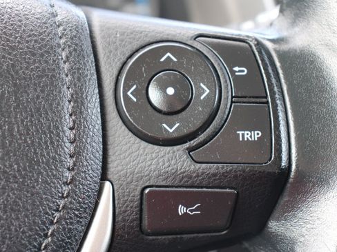 Used 2018 Toyota RAV4 XLE FWD image 23