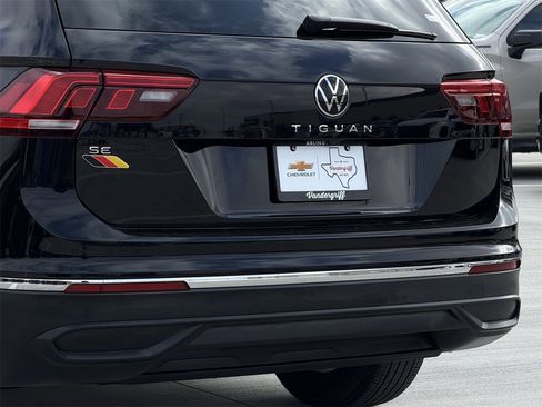 Used 2023 Volkswagen Tiguan SE image 6