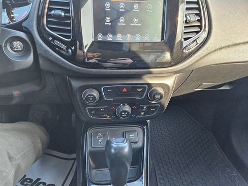 Used 2021 Jeep Compass Latitude FWD image 16