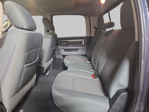 Used 2017 RAM 1500 Classic SLT w/ SLT Plus D￩cor Group image 16